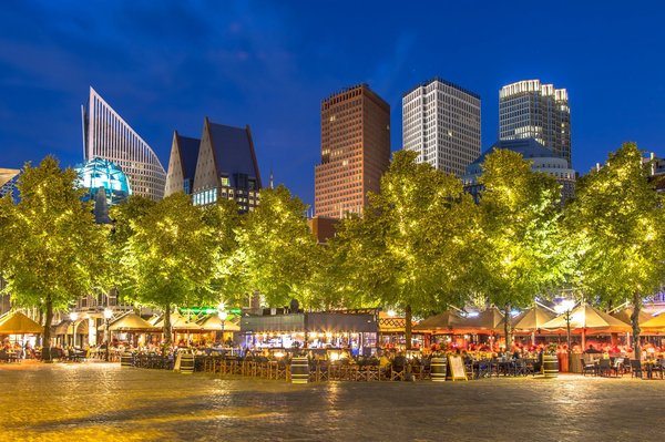 Comment les interventions basées sur la pleine conscience bénéficient-elles aux professionnels de santé en termes de réduction du stress ?